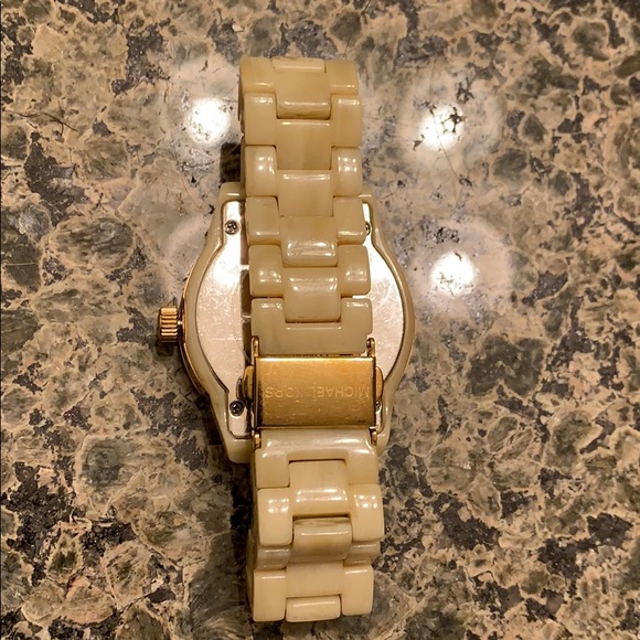 Watch - Picture 3 of 3